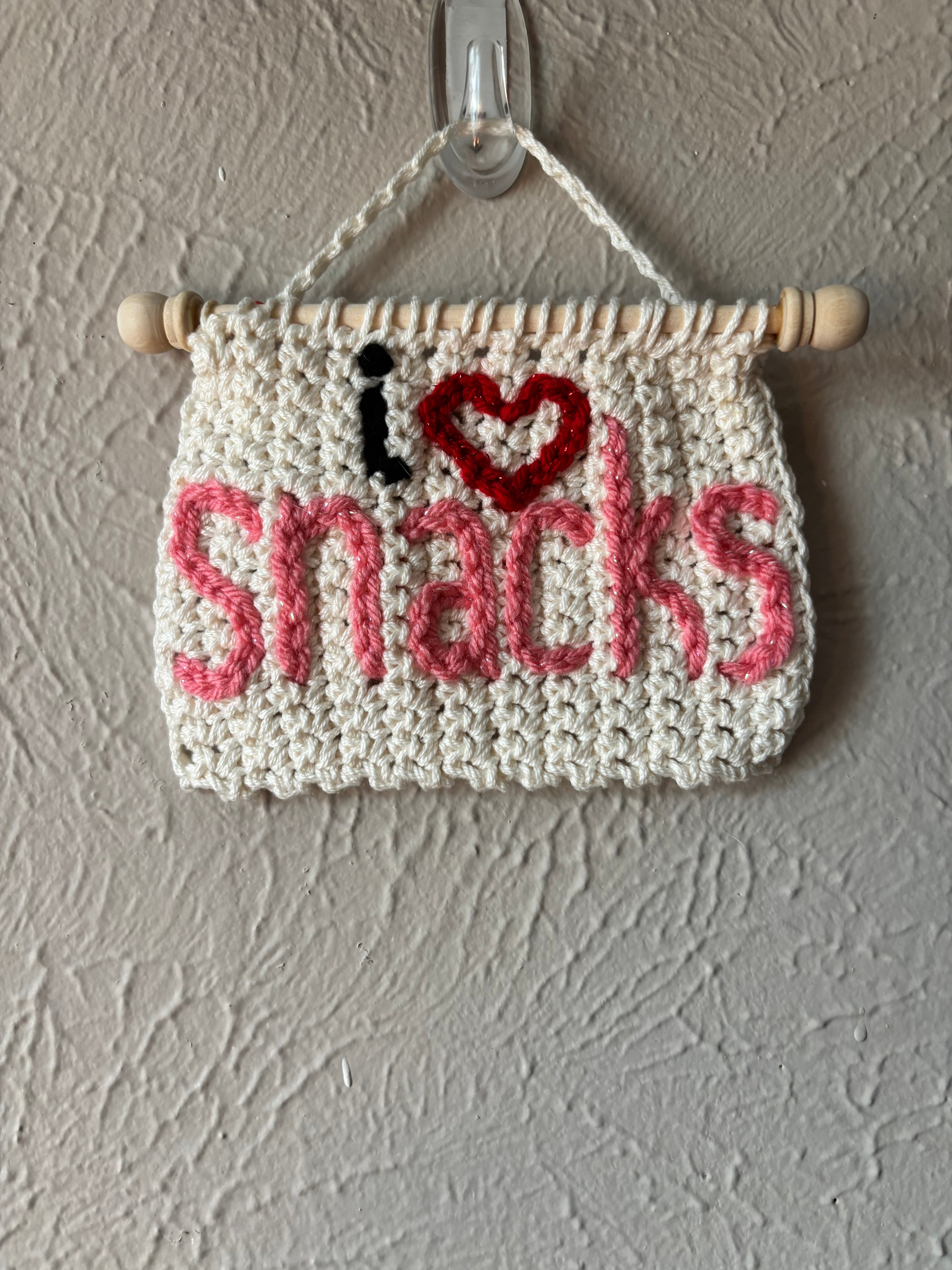Tiny Tapestry - I ❤️ snacks
